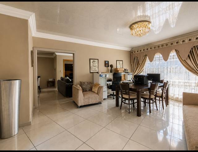 3 BEDROOM HOUSE FOR SALE IN THREE RIVERS EAST